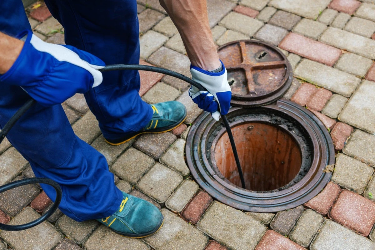 maszzatkanerury-extra-1.webp Masz zatkane rury? To gorąca woda i łyżki proszku załatwią problem szybciej niż hydraulik - image 1