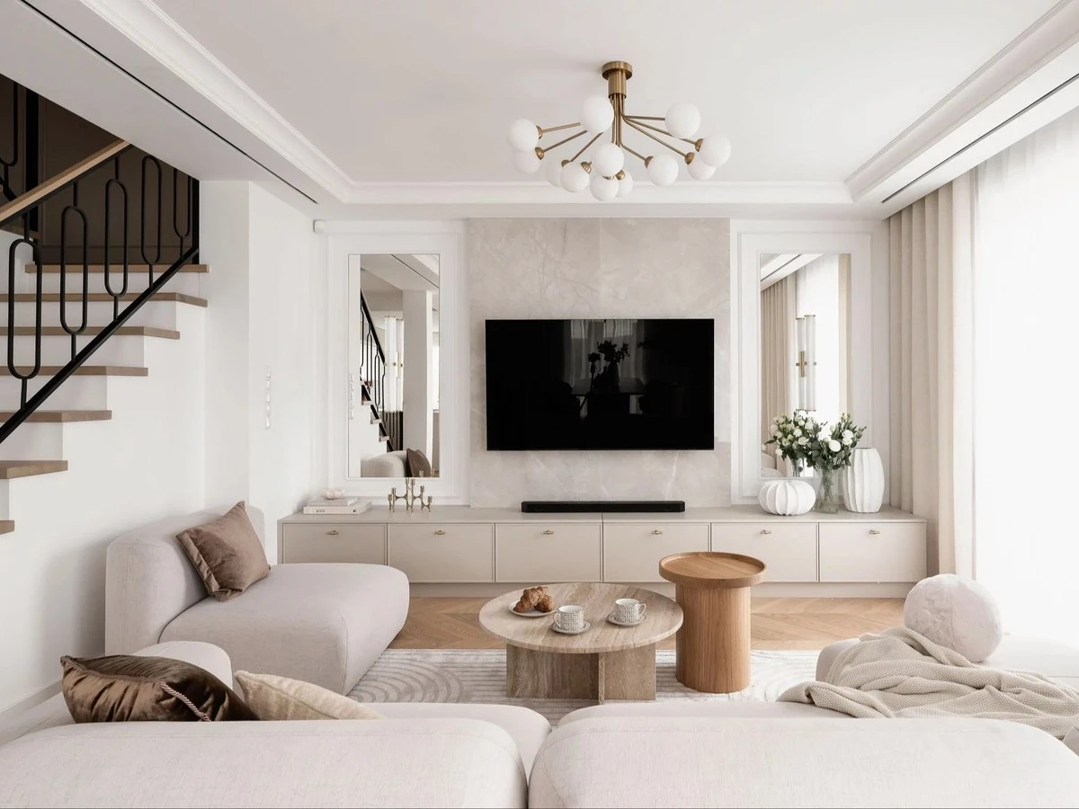 35 pomysłów na ścianę telewizyjną w polskim salonie: od minimalizmu po architektoniczne dzieła