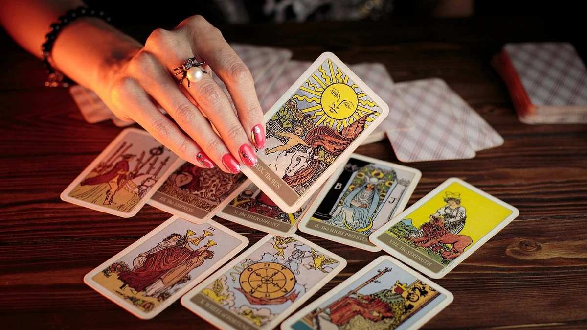 Tarot na poniedziałek 16.02.2026: Co dzień przyniesie 12 znakom zodiaku? - image 1