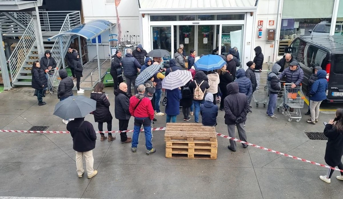 Pellet zniknął z półek. Mieszkańcy Nuoro w kolejkach po ogrzewanie
