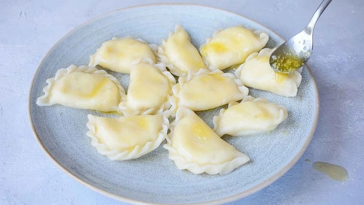 Sekret idealnego ciasta na pierogi: jak osiągnąć idealną cienkość i delikatność - image 1