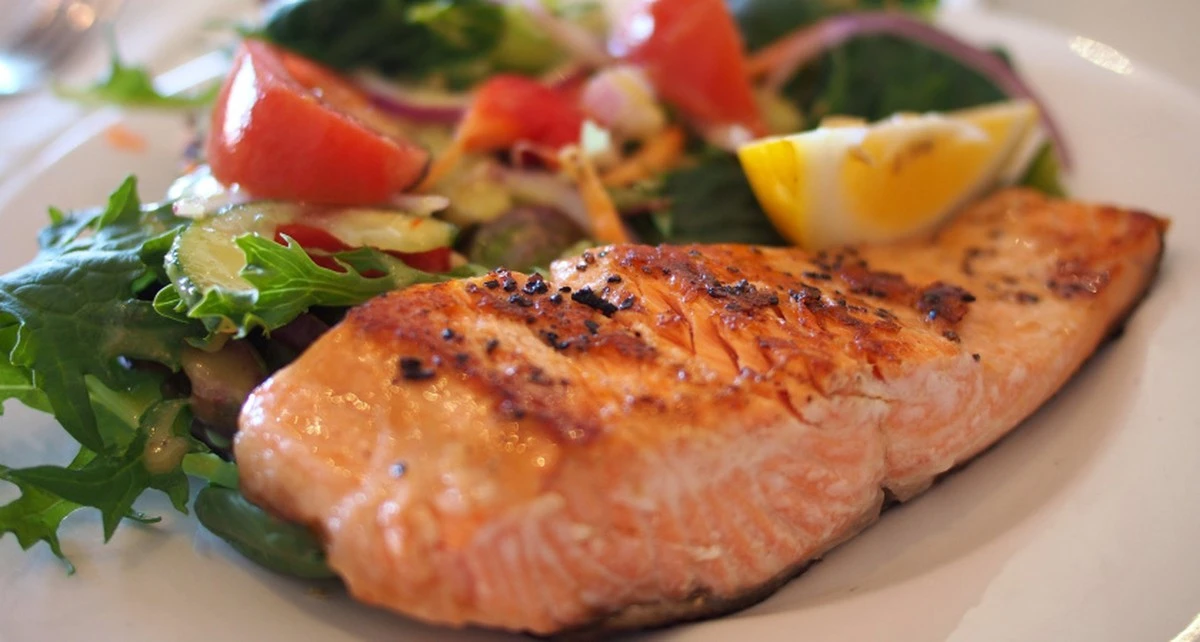 Ryba z solanki: sekret restauracyjnego smaku bez nieprzyjemnego zapachu