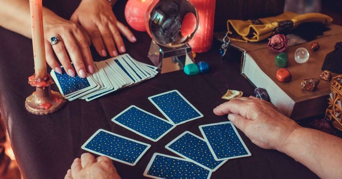 Tarot na wtorek 10.03.2026: Twoja prognoza dla każdego znaku zodiaku
