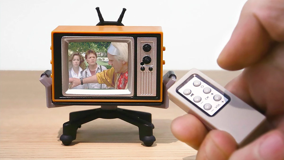 dlaczegonajmnie-extra-1.webp Dlaczego najmniejszy telewizor świata mieści się w Twojej kieszeni i kosztuje fortunę - image 1