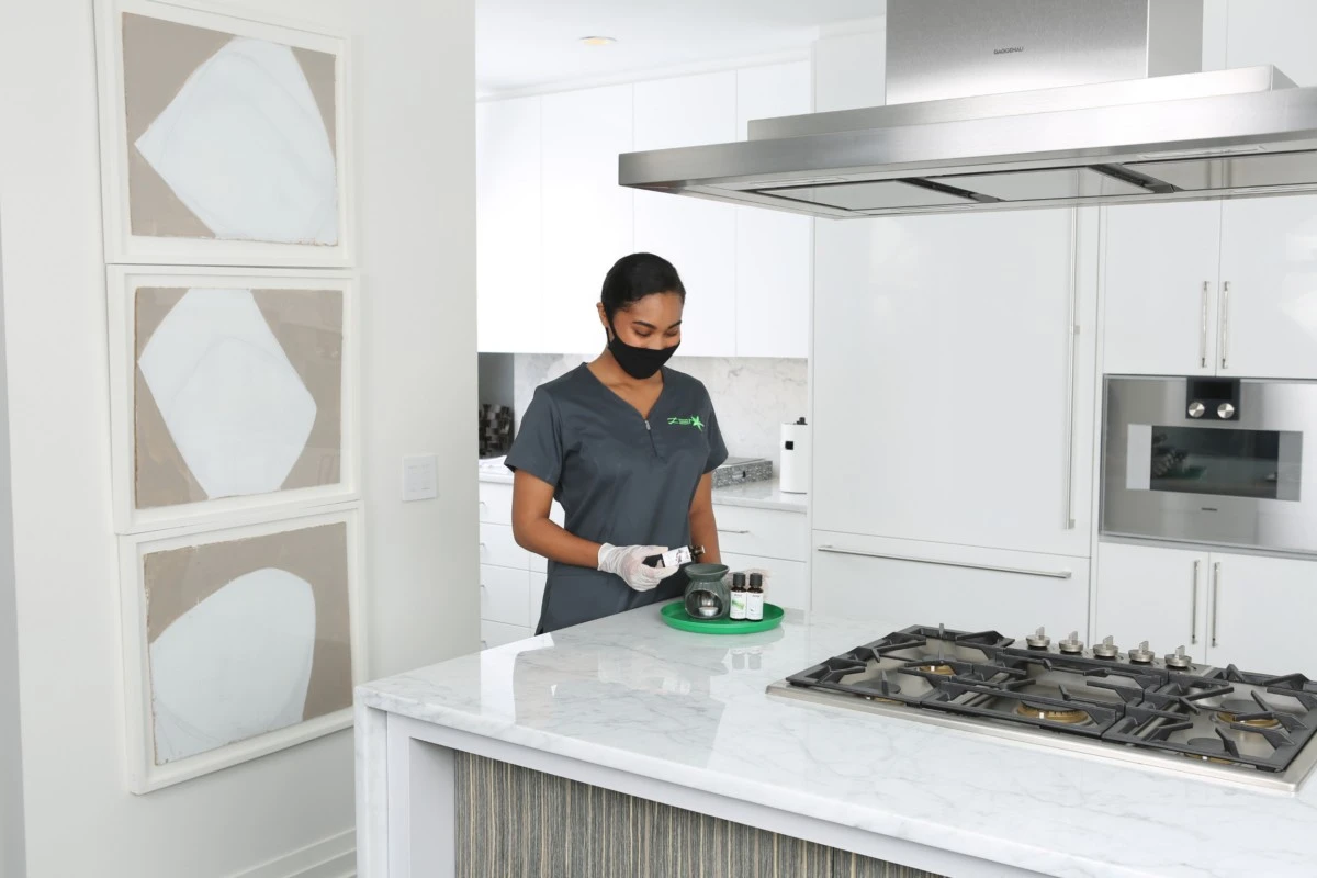 ilezarabiasprza-extra-1.webp Ile zarabia sprzątaczka wykonująca ciężkie prace w luksusowych domach? - image 1