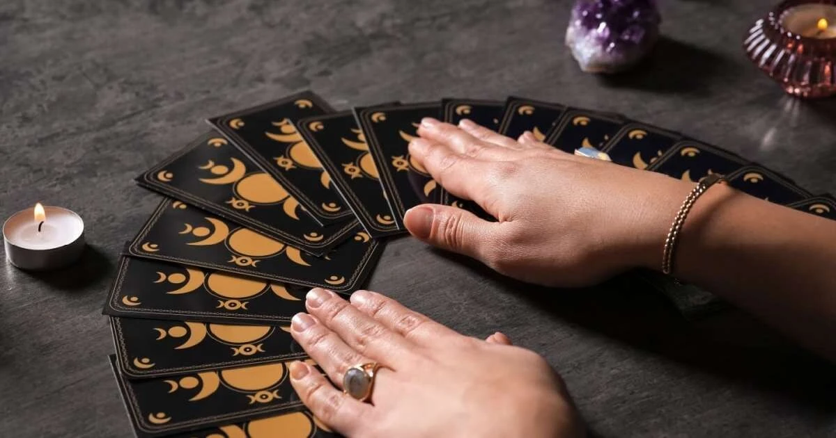 Tarot na sobotę, 7 lutego 2026: Wielka zmiana dla 12 znaków zodiaku